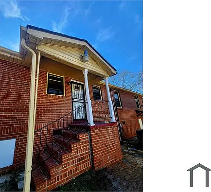 490 Hall St