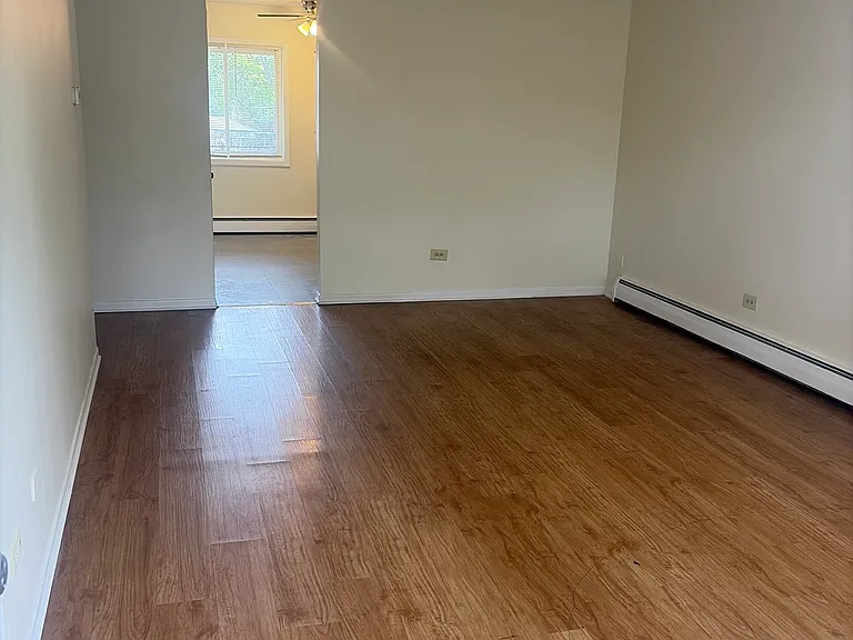 2125 N Elmwood Ave #5C — Photo 3