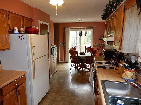 4th image of 99 Cooks Ct