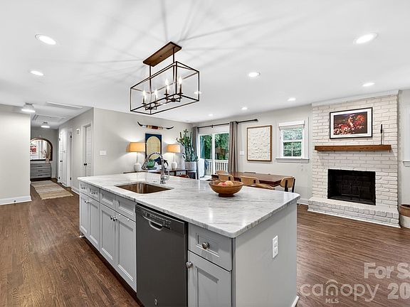 5th image of 4023 Firethorne Rd