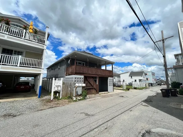 12 Atlantic Ave #2, Salisbury, MA 01952