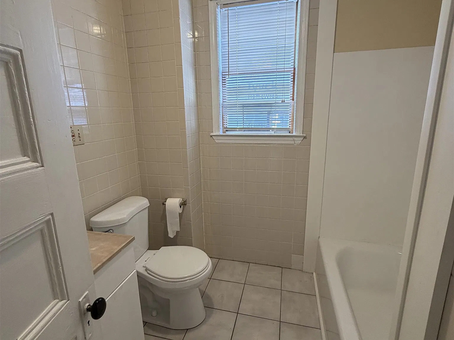2 bed, 1000 sqft, $2,800 — Photo 4