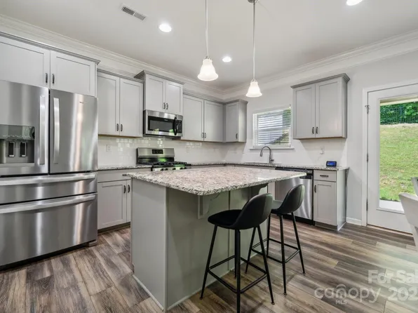 117 Cramerton Mills Pkwy, Cramerton, NC 28032