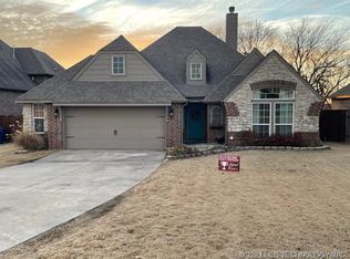 2938 N Lions Dr, Broken Arrow, OK 74012