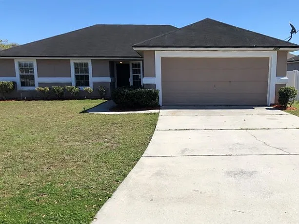 4 bed, 2.0 bath, 1600 sqft, $2,090 — Photo 1