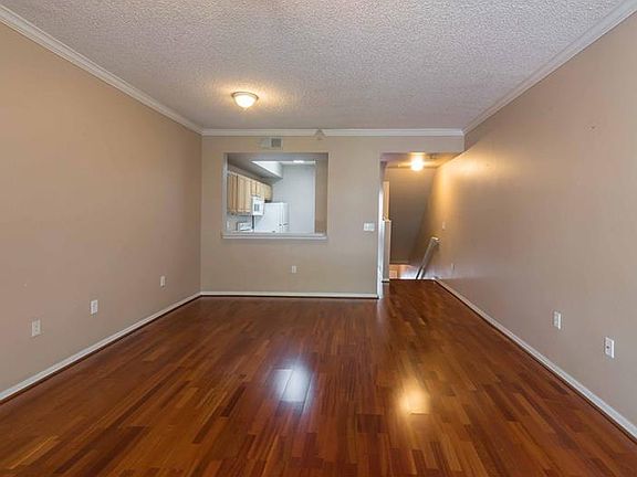 3rd image of 5001 Baraldi Cir #22203