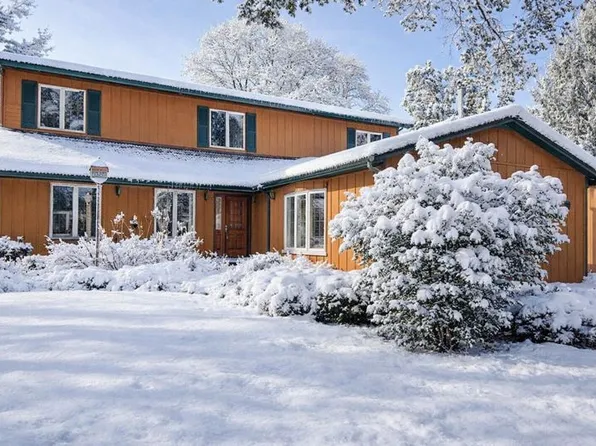 15758 County Line Rd, Capron, IL 61012