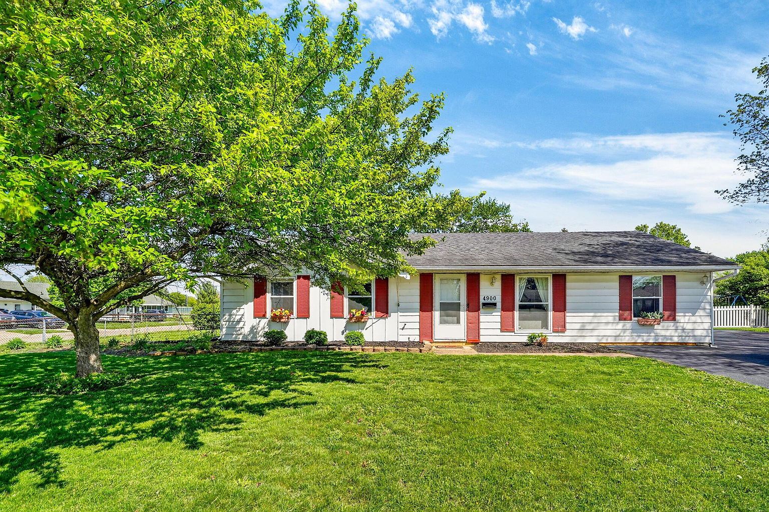 Listing photo 5 for 4900 Root St