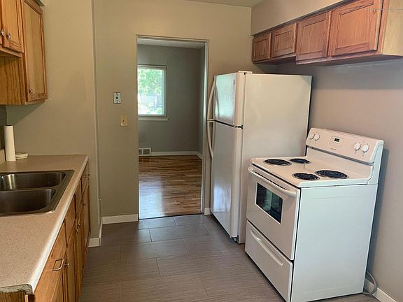 4th image of 323 E Willard Ave