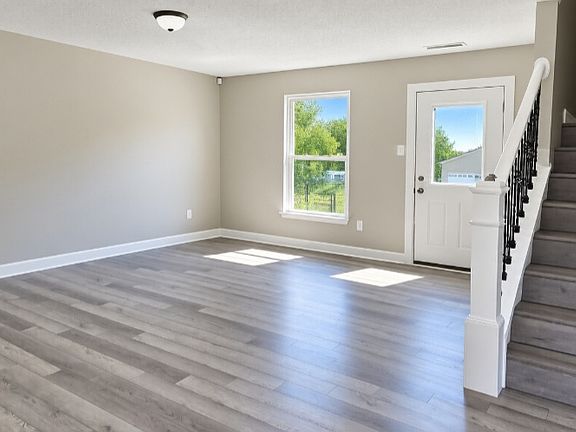 3rd image of 2933 Redland Ln