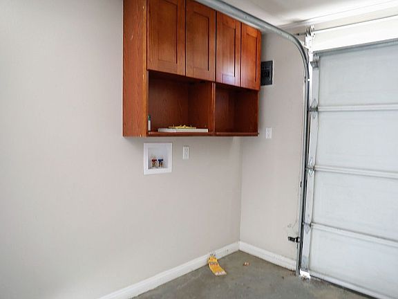 3rd image of 812 S Del Mar Ave