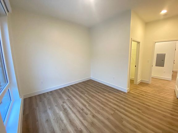 5th image of 1 Park Rd #433