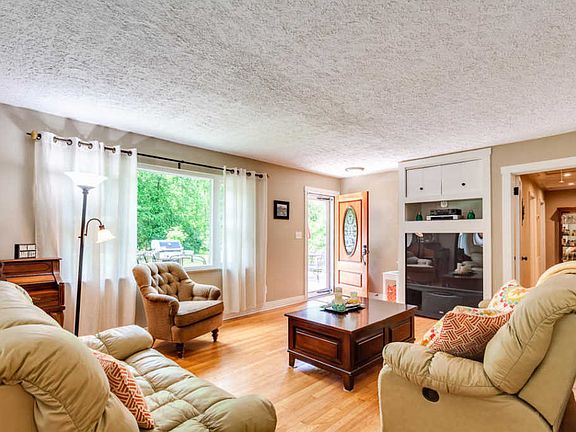 4th image of 7178 Crystal Lake Dr