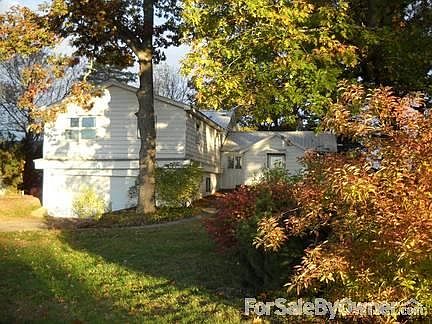Beautiful, naturally landscaped front yard