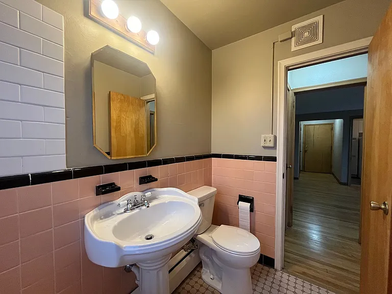 1573 Hartford Ave — Photo 32