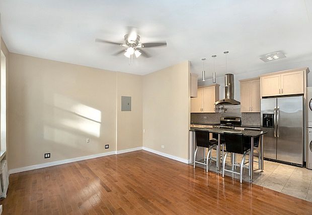 1st image of 300 6th St #2