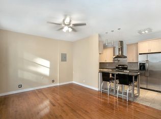 300 6th St #2, New York, NY 10003