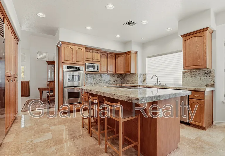 1888 Woodhaven Dr — Photo 15
