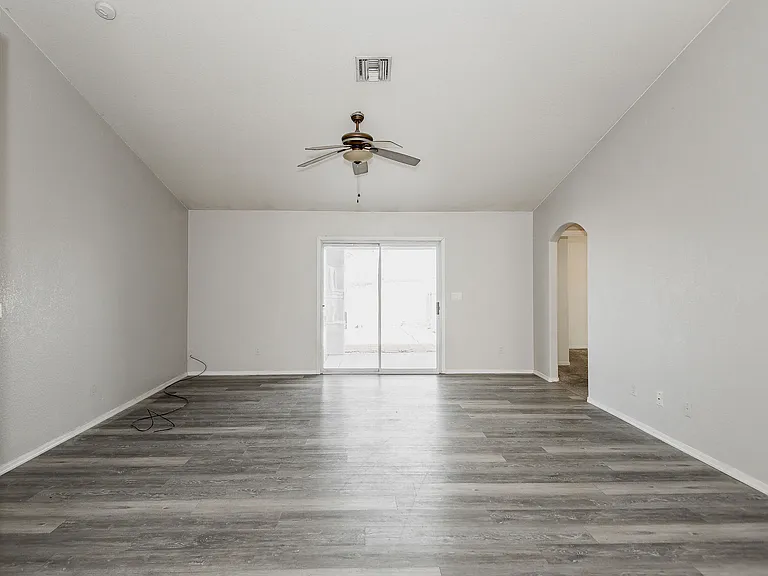 2195 E Emerald River Way — Photo 18
