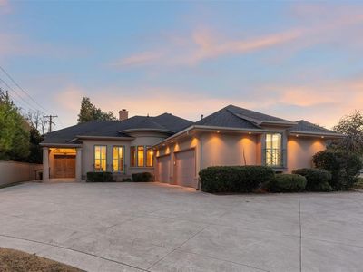 1300 Glenbrook Ter, Nichols Hills, OK, 73116