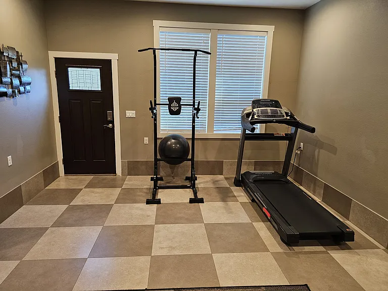 1323 SE Columbia Crest Ct — Photo 9