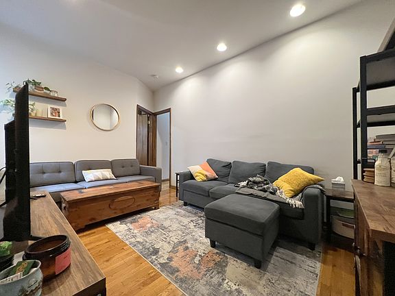 4th image of 338 E 92nd St APT 19