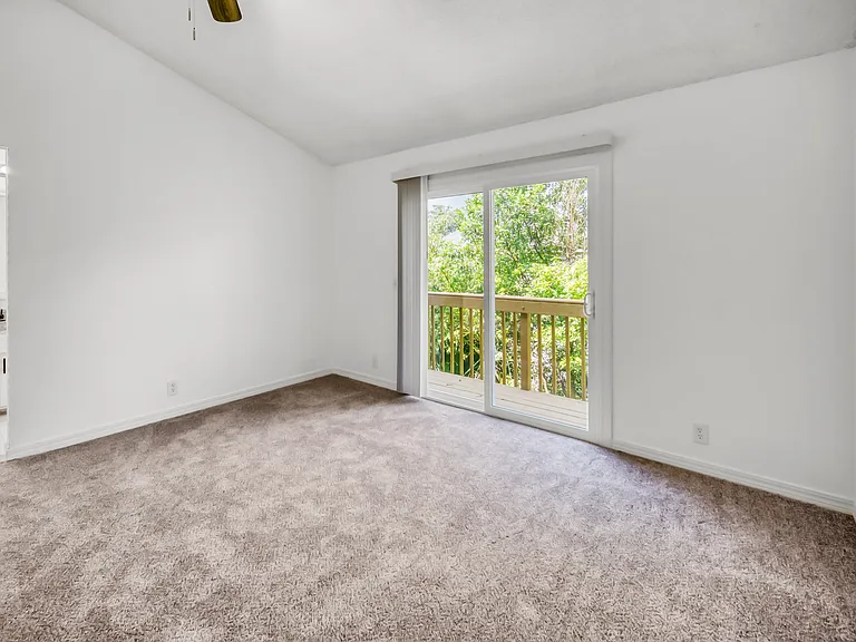 1304 E Magnolia Cir #1306 — Photo 15