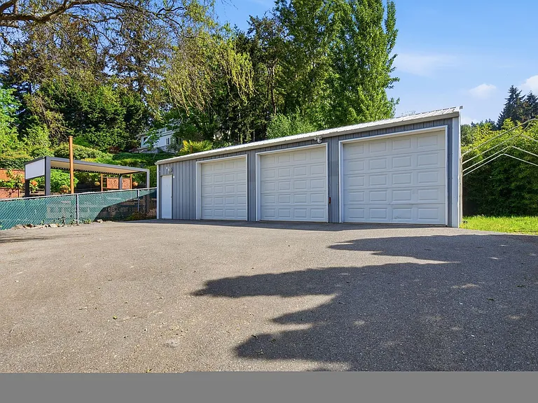12704 Holmes Point Dr NE — Photo 38