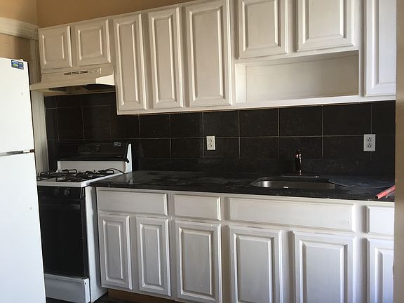 2nd image of 447 Willoughby Ave