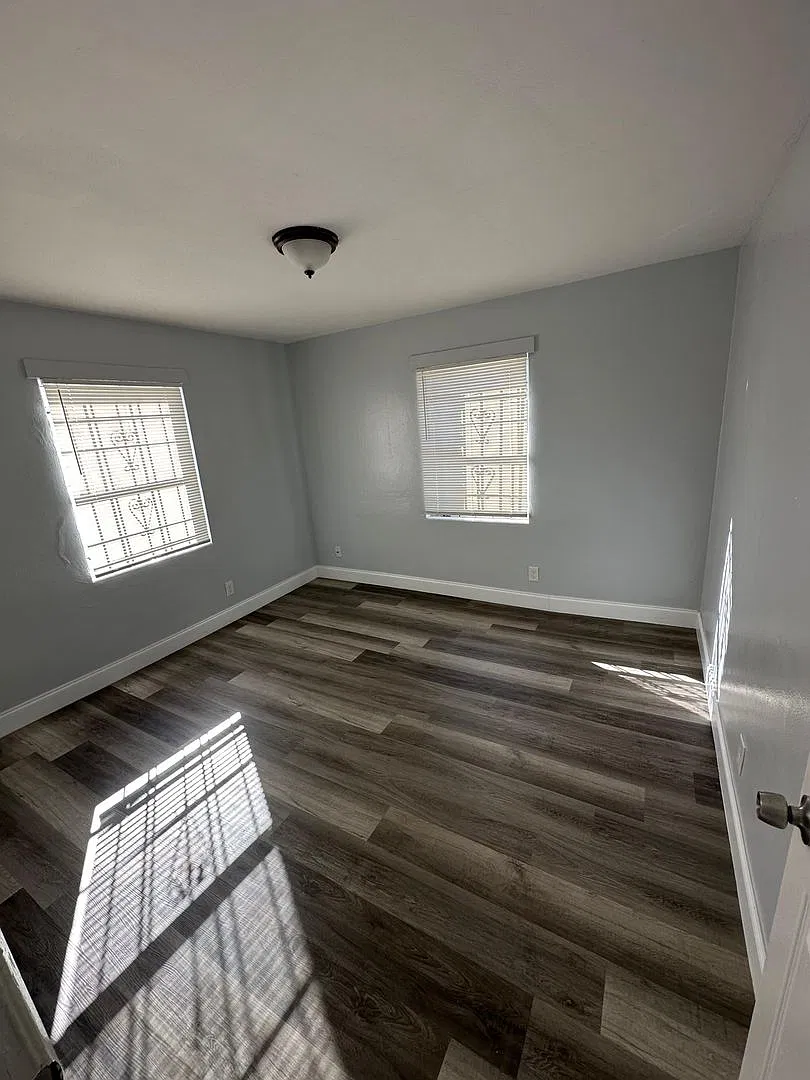 3805 Fairfax St — Photo 3
