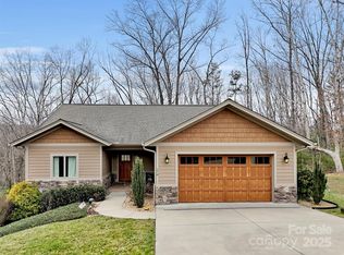 178 Sapphire Pl, Clyde, NC 28721