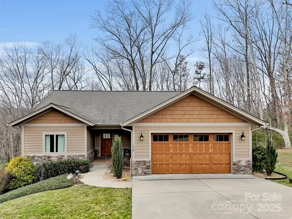 178 Sapphire Pl, Clyde, NC 28721