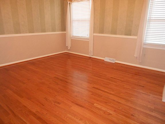 4th image of 5553 Heather Hill Dr NW