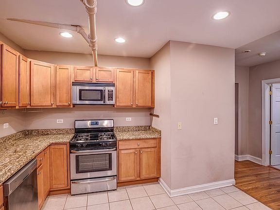 2nd image of 1303 W Elmdale Ave APT G