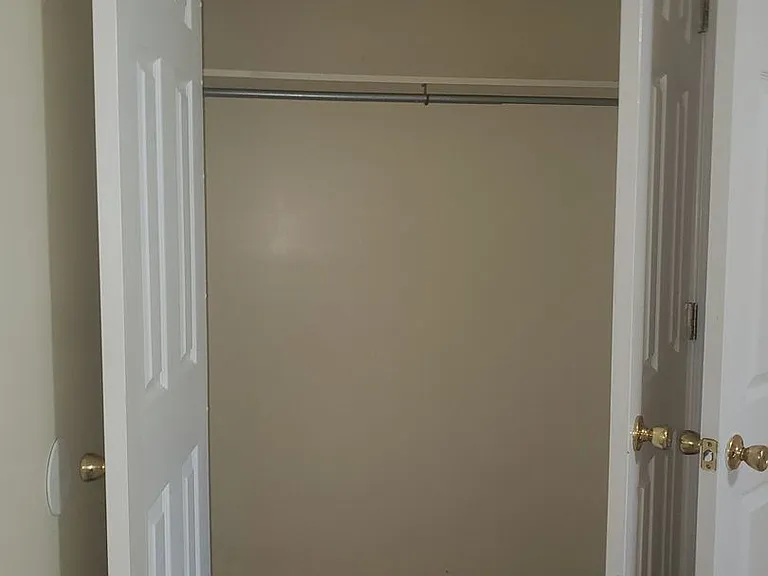 730 Henderson Rd — Photo 7