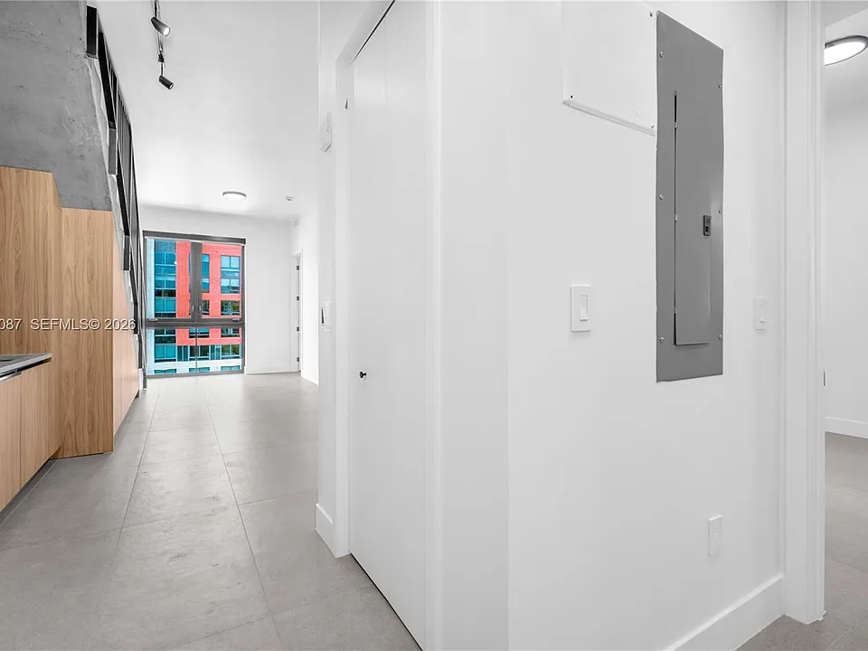 91 NW 27th St #504