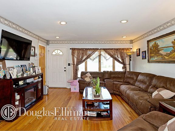 2nd image of 153 Prairie Dr