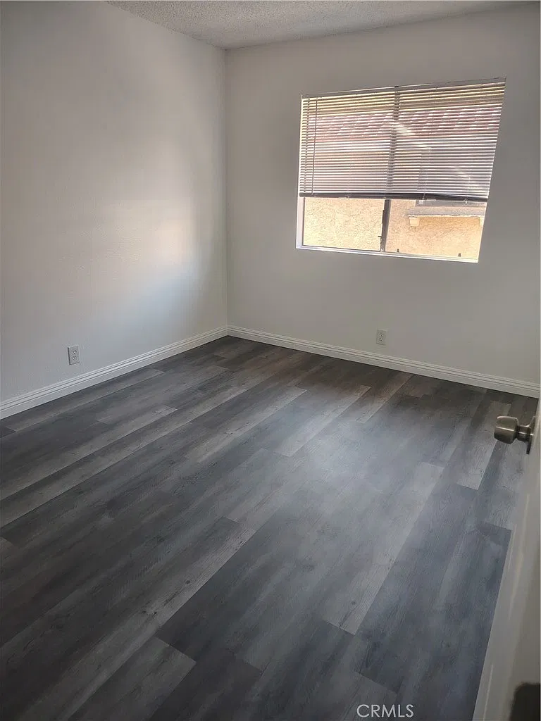 4 bed, 1000 sqft, $790 — Photo 3