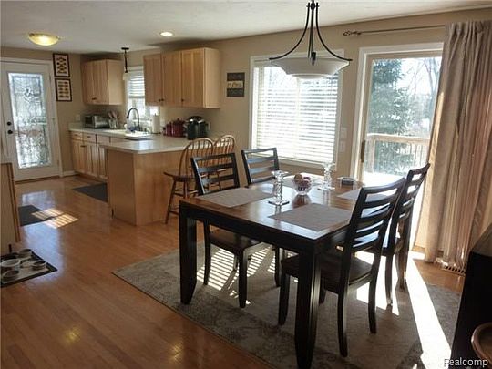 5th image of 637 Candela Dr