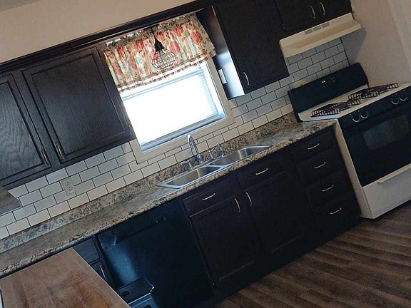 2nd image of 605 W 2nd St #1