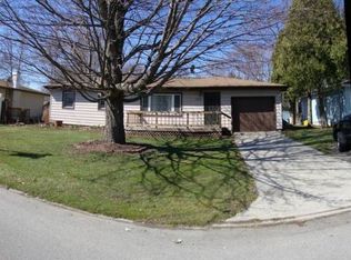 413 N 8th St, Chesterton, IN 46304
