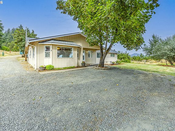 2nd image of 82756 Howe Ln