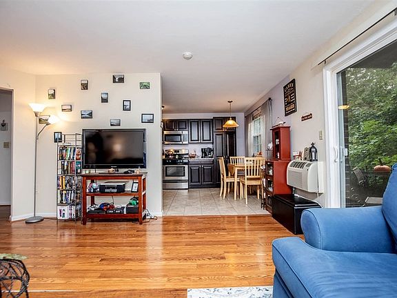5th image of 40 Edgelawn Ave APT 3