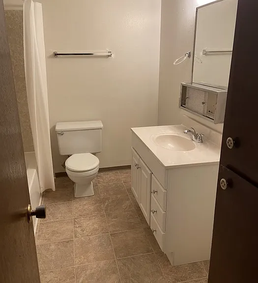 4625 Main St #8 — Photo 3