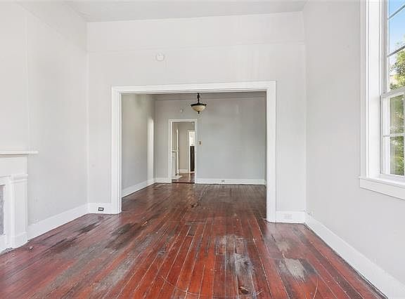 2nd image of 2227 Marais St