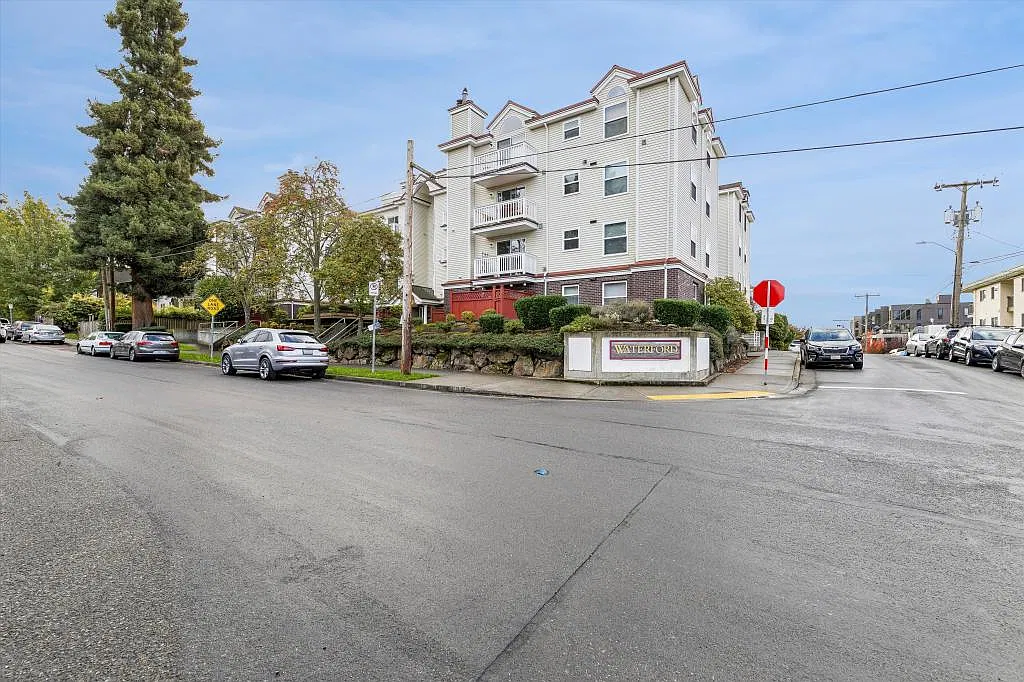 411 N 90th St, Unit 403, Seattle, WA 98103 - 1 bedroom — Photo 1