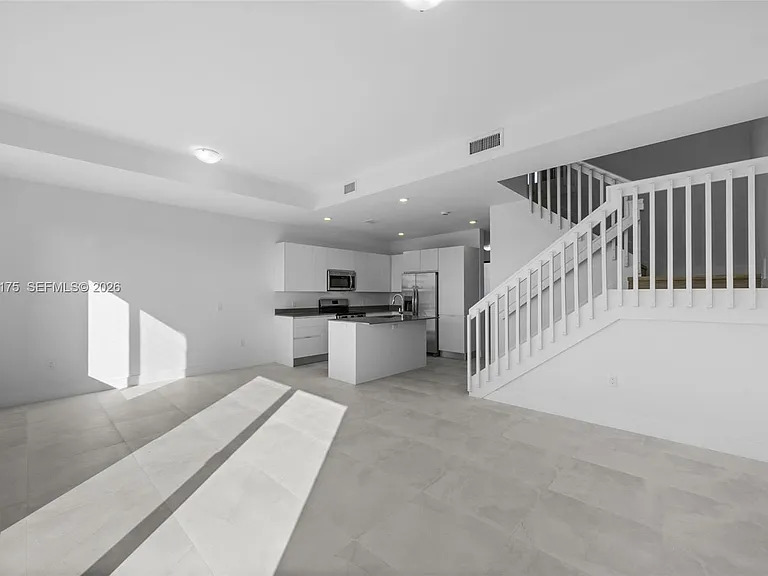 19102 SW 345th Ter #19102 — Photo 3