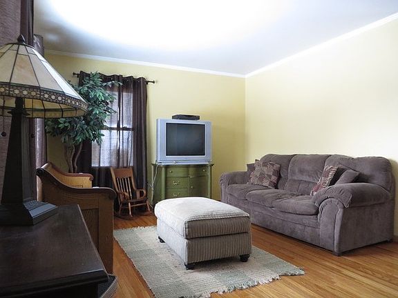 3rd image of 424 Pombrook Dr