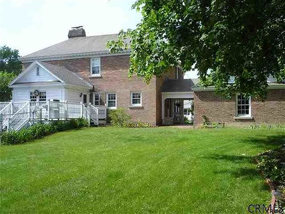 3rd image of 20 Baker Ave