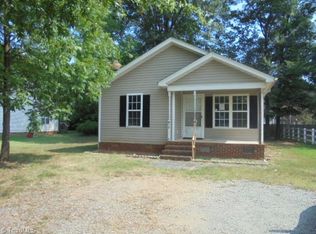 310 E Gilbreath St, Graham, NC 27253